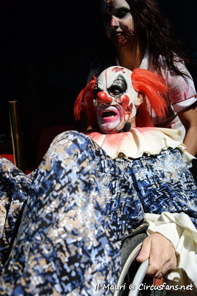 THE CIRCUS OF HORRORS FOTO DEBUTTO